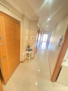 Kadıköy Merdivenköy'de Eşyalı 3+1 Daire 11