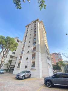 Kadıköy Merdivenköy'de Eşyalı 3+1 Daire 34