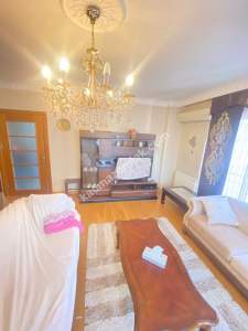 Kadıköy Merdivenköy'de Eşyalı 3+1 Daire 9