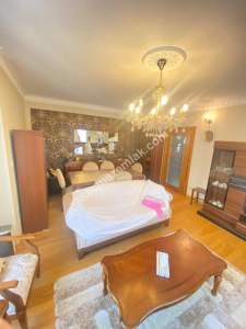 Kadıköy Merdivenköy'de Eşyalı 3+1 Daire 10