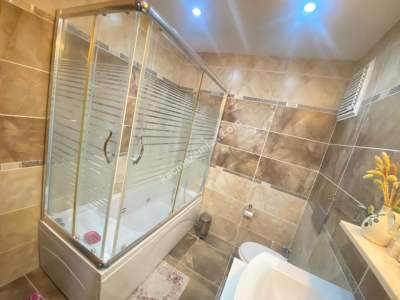 Kadıköy Merdivenköy'de Eşyalı 3+1 Daire 17