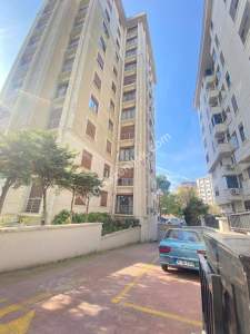 Kadıköy Merdivenköy'de Eşyalı 3+1 Daire 37