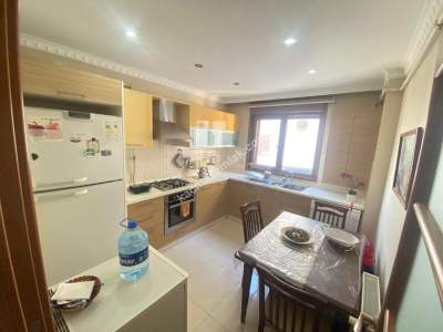 Kadıköy Merdivenköy'de Eşyalı 3+1 Daire 3