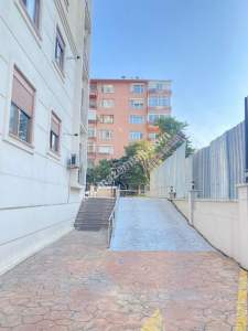 Kadıköy Merdivenköy'de Eşyalı 3+1 Daire 38