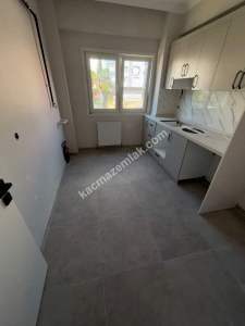 Kartal Yunus Tren İstasyonu Civarı Yeni Bina Katta 2+1 3