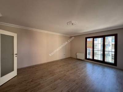 Maltepe'nin Altayçeşme'de Yeni Binada Kiralık 2+1 Dai 1