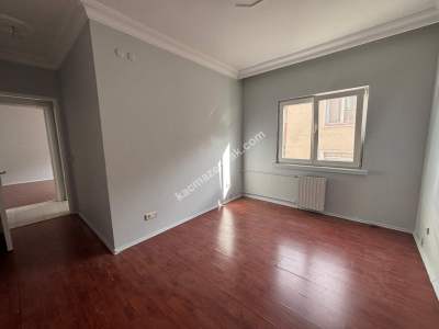 Maltepe Altayçeşme'de Site İçinde Çok Geniş Kiralık 3+ 5