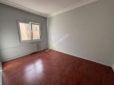 Maltepe Altayçeşme'de Site İçinde Çok Geniş Kiralık 3+ 6