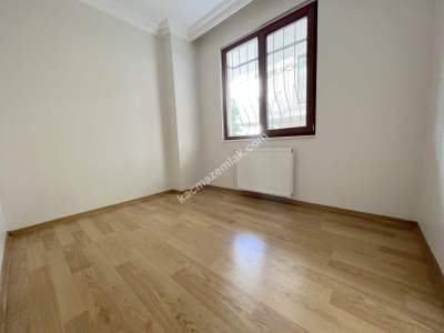 Altıntepede Minibüse 1 Dk Ayrı Mutfaklı Bahçeli 2+1 10