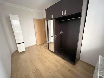 Altıntepede Minibüse 1 Dk Ayrı Mutfaklı Bahçeli 2+1 15