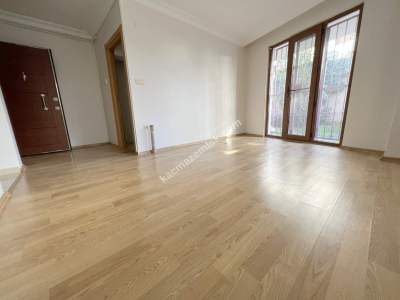 Altıntepede Minibüse 1 Dk Ayrı Mutfaklı Bahçeli 2+1 5