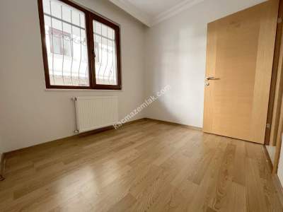 Altıntepede Minibüse 1 Dk Ayrı Mutfaklı Bahçeli 2+1 12