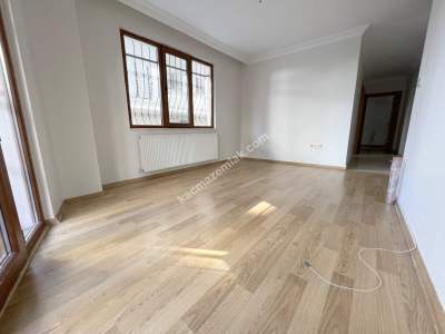 Altıntepede Minibüse 1 Dk Ayrı Mutfaklı Bahçeli 2+1 7