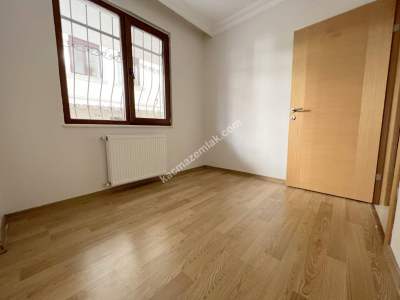 Altıntepede Minibüse 1 Dk Ayrı Mutfaklı Bahçeli 2+1 11