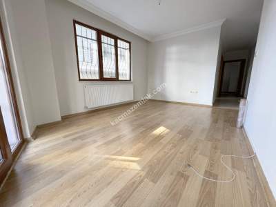 Altıntepede Minibüse 1 Dk Ayrı Mutfaklı Bahçeli 2+1 8