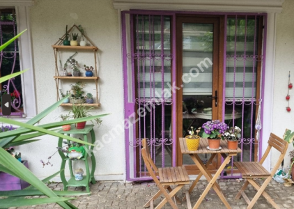 Altıntepede Minibüse 1 Dk Ayrı Mutfaklı Bahçeli 2+1 26