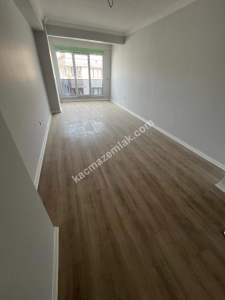 Altıntepe De Ayrı Mutfaklı Katta Sıfır Geniş 1+1 23