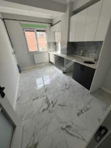 Altıntepe De Ayrı Mutfaklı Katta Sıfır Geniş 1+1 4