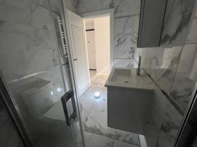 Altıntepe De Ayrı Mutfaklı Katta Sıfır Geniş 1+1 7