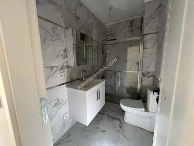 Altıntepe De Ayrı Mutfaklı Katta Sıfır Geniş 1+1 5