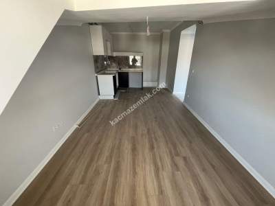 Altıntepede Bostancıya Komşu Katta Lüks 2+1 1