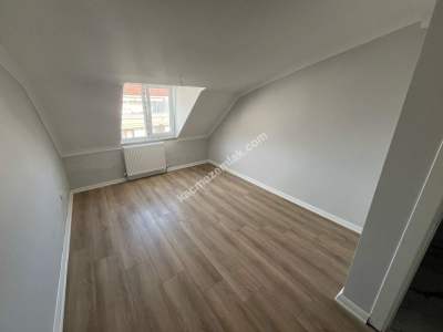 Altıntepede Bostancıya Komşu Katta Lüks 2+1 16