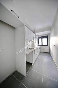 Altıntepe'de Kapalı Mutfaklı Balkonlu Sıfır 3+1 1