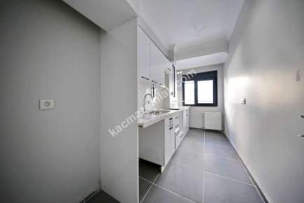 Altıntepe'de Kapalı Mutfaklı Balkonlu Sıfır 3+1 2