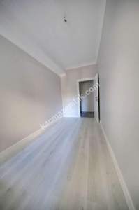 Altıntepe'de Kapalı Mutfaklı Balkonlu Sıfır 3+1 13