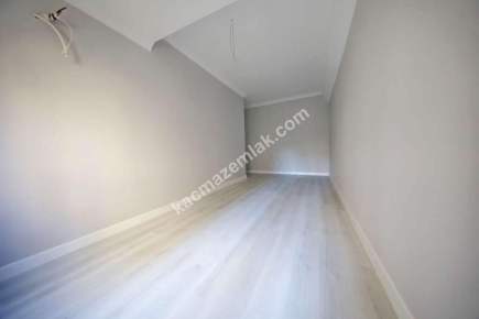 Altıntepe'de Kapalı Mutfaklı Balkonlu Sıfır 3+1 14