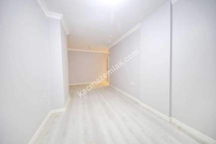 Altıntepe'de Sokağa Cepheli Sıfır 2+1 Kiralık Daire 7