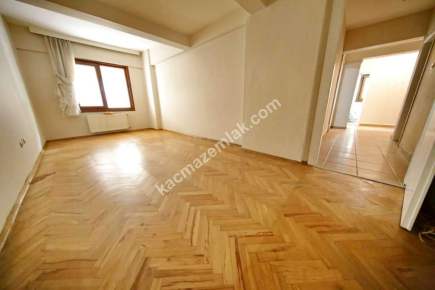 Altıntepe'de Kullanışlı Metrekareli 2+1 Kiralık Daire. 11