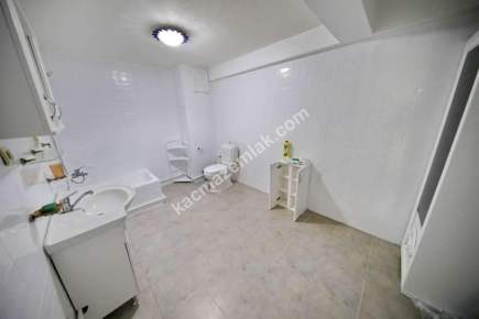 Altıntepe'de Kullanışlı Metrekareli 2+1 Kiralık Daire. 15