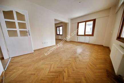 Altıntepe'de Kullanışlı Metrekareli 2+1 Kiralık Daire. 7