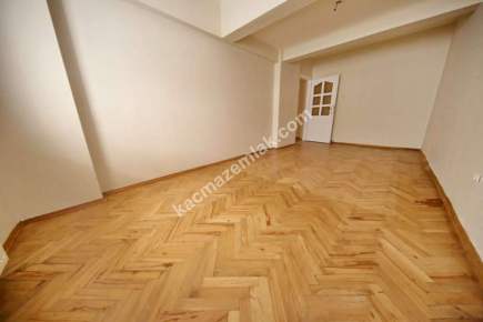 Altıntepe'de Kullanışlı Metrekareli 2+1 Kiralık Daire. 12