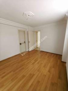 Altıntepe Minibüs Yolunda Bahçe Teras Kullanımlı 2+1 13