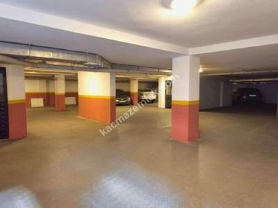 Altıntepe Minibüs Yolunda Bahçe Teras Kullanımlı 2+1 16