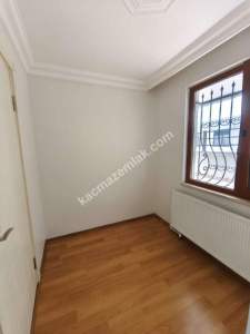 Altıntepe Minibüs Yolunda Bahçe Teras Kullanımlı 2+1 11