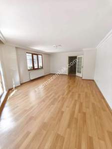 Altıntepe Minibüs Yolunda Bahçe Teras Kullanımlı 2+1 10