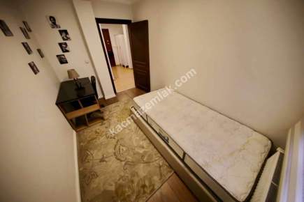 Maltepe Bağlarbaşı'nda Minibüs Yoluna 4.Binada 1+1 11