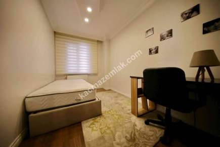 Maltepe Bağlarbaşı'nda Minibüs Yoluna 4.Binada 1+1 8