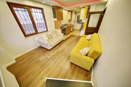 Maltepe Bağlarbaşı'nda Minibüs Yoluna 4.Binada 1+1 3