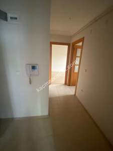 İdealtepede 6 Yıllık Genç Binada Ebeveynli 2+1 9