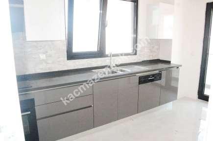 İdealtepe Sahilde Balkonlu Katta Sıfır Lüks 2+1 2