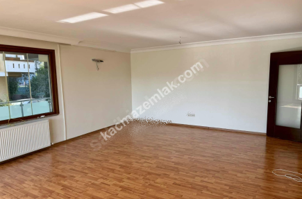 İdealtepe Sahilpark Konaklarında Geniş 3+1 23