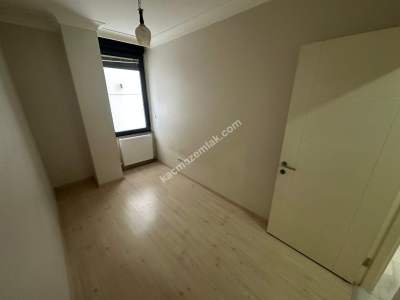 İdealtepe Koru'da Genç Yapıda Ayrı Mutfak Geniş 2+1 9