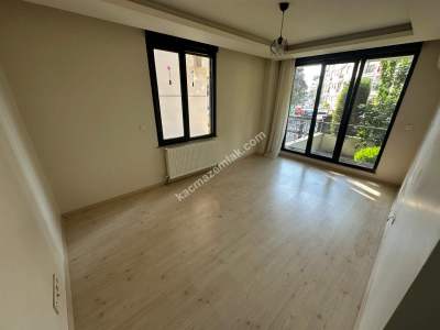 İdealtepe Koru'da Genç Yapıda Ayrı Mutfak Geniş 2+1 4