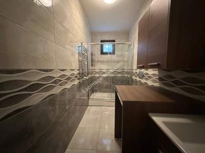 İdealtepe Koru'da Genç Yapıda Ayrı Mutfak Geniş 2+1 15