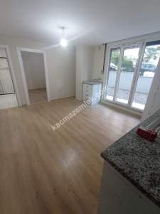 Küçükyalıda Yeni Binada Bahçe Teras Kullanımlı 1+1 5