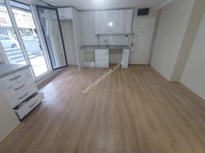 Küçükyalıda Yeni Binada Bahçe Teras Kullanımlı 1+1 9